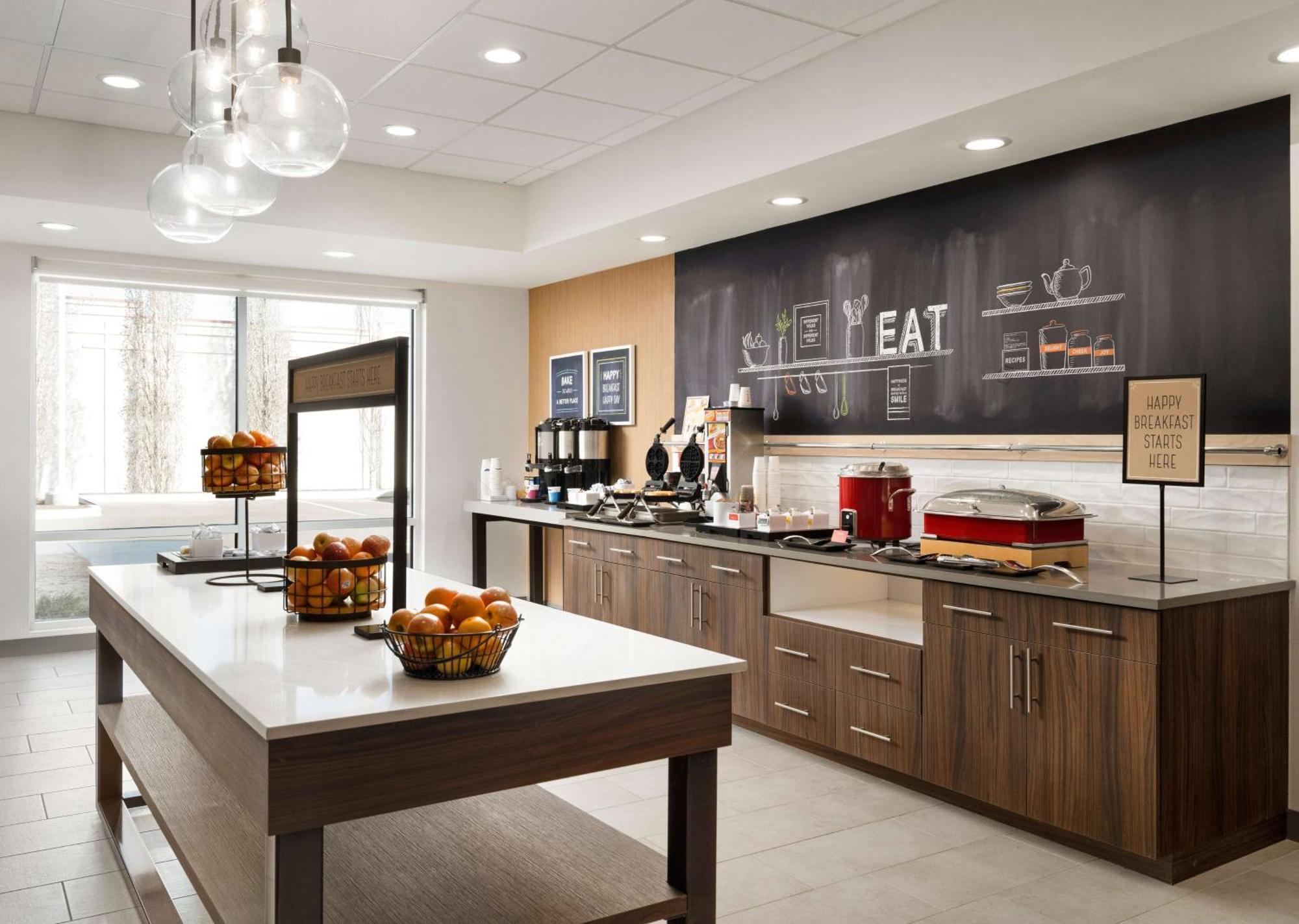Hampton Inn Redmond Bend Airport Экстерьер фото