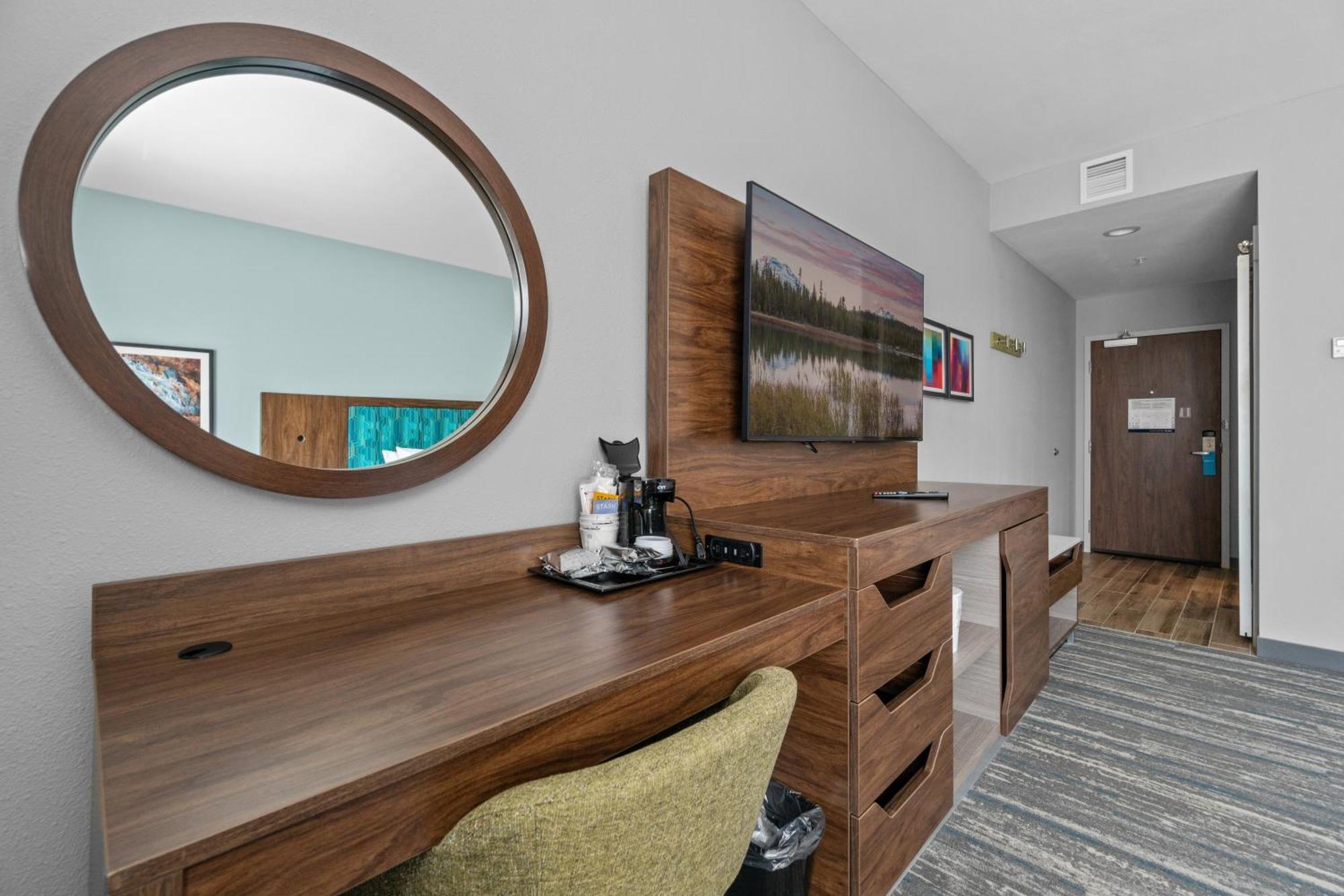 Hampton Inn Redmond Bend Airport Экстерьер фото