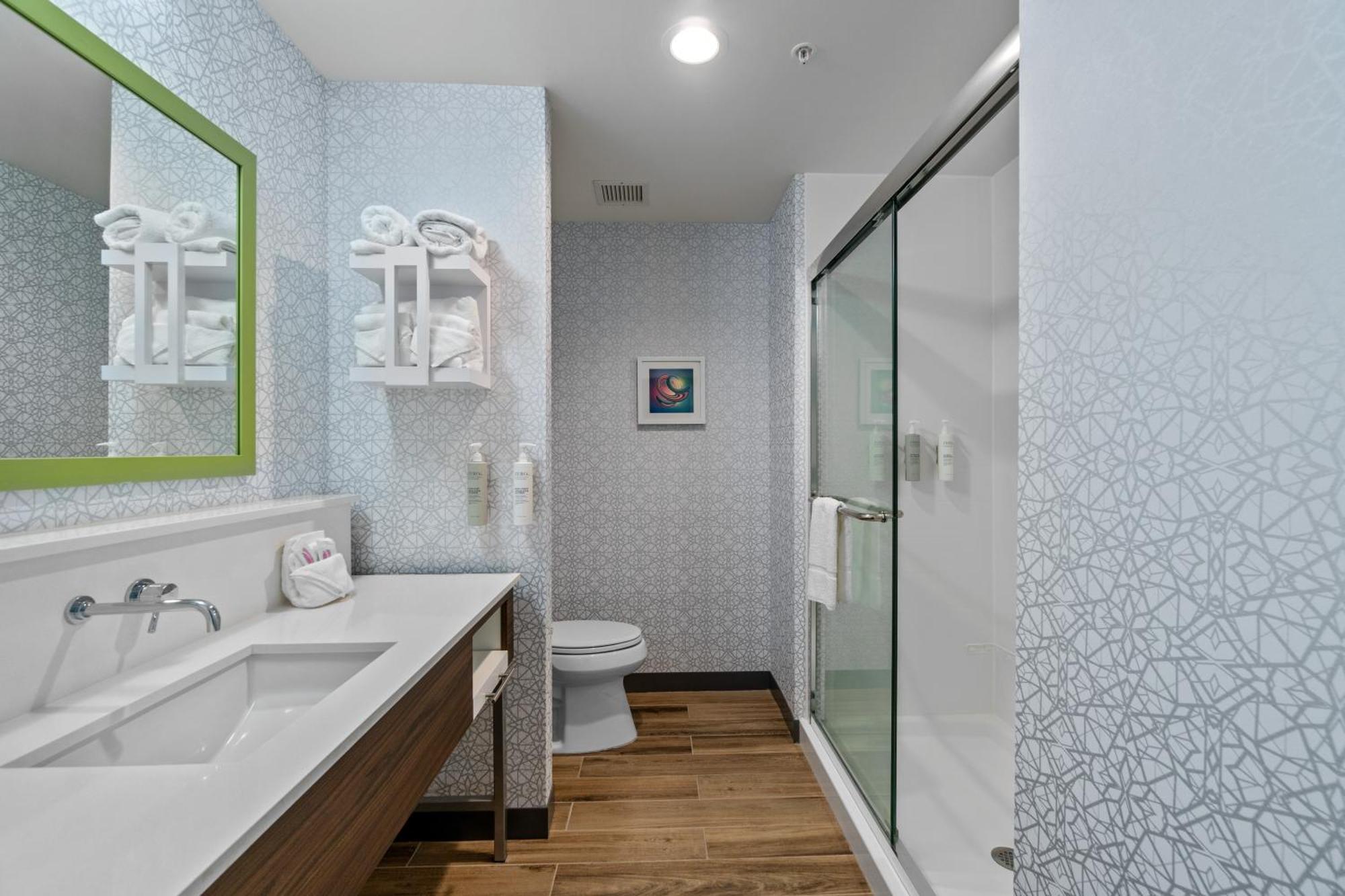 Hampton Inn Redmond Bend Airport Экстерьер фото