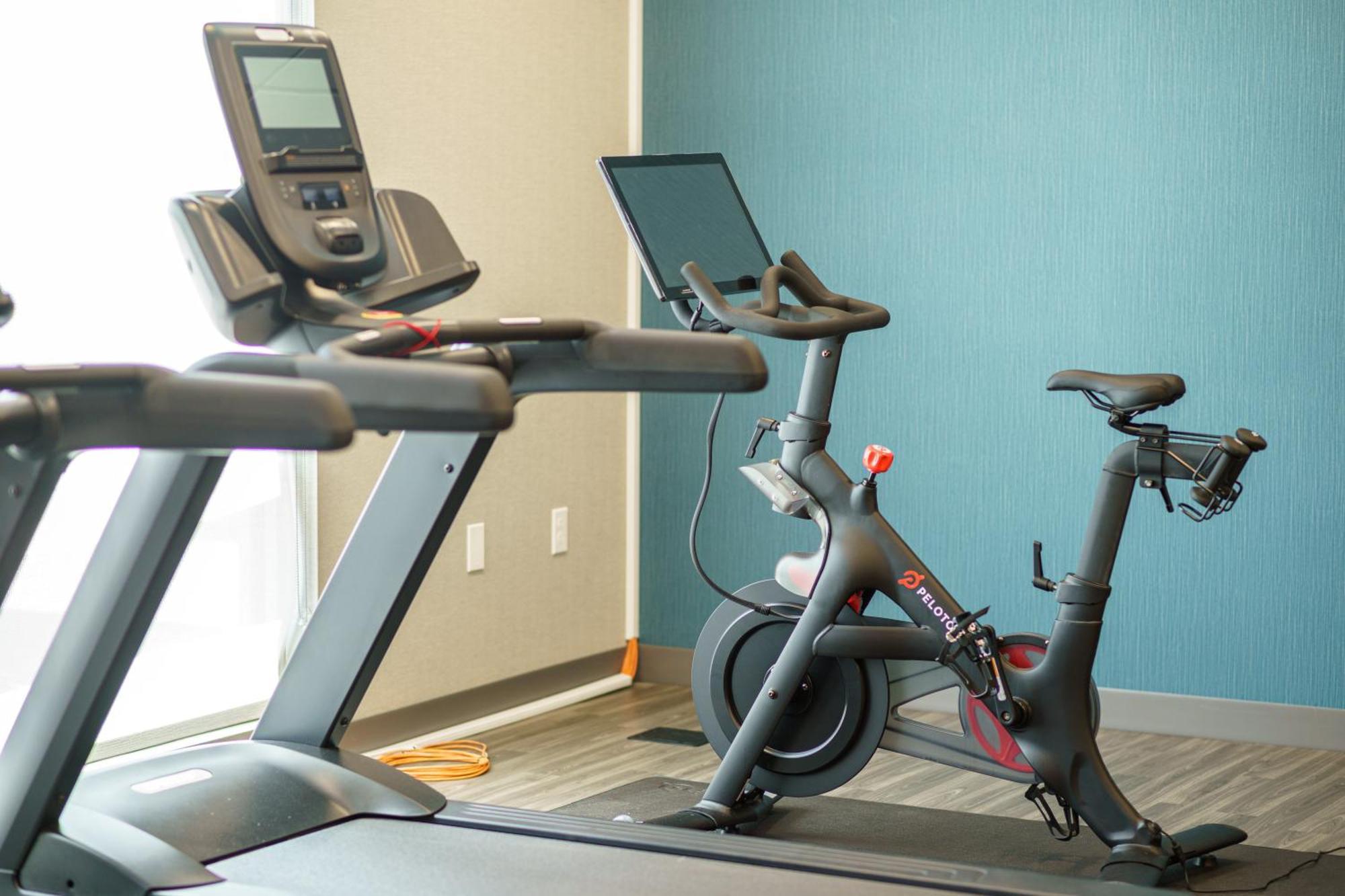 Hampton Inn Redmond Bend Airport Экстерьер фото
