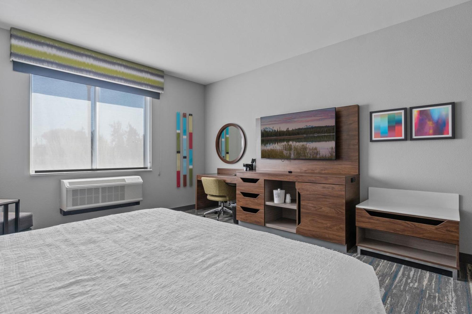 Hampton Inn Redmond Bend Airport Экстерьер фото